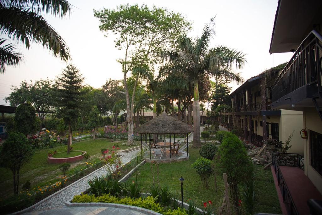 Chitwan Adventure Resort Sauraha Dış mekan fotoğraf