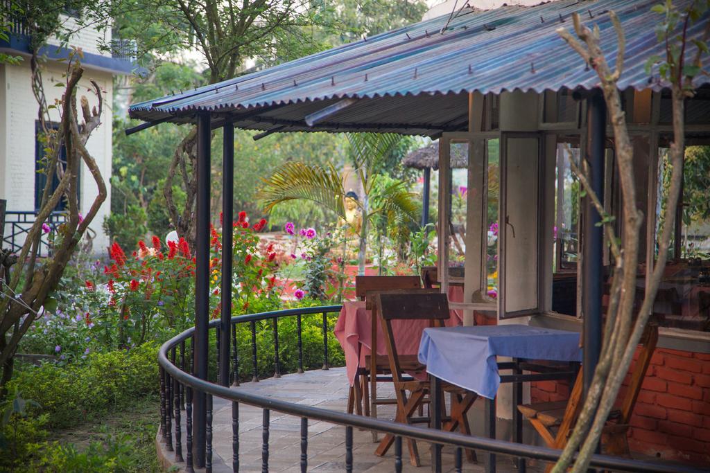 Chitwan Adventure Resort Sauraha Dış mekan fotoğraf