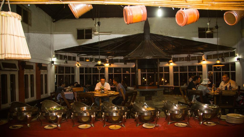 Chitwan Adventure Resort Sauraha Dış mekan fotoğraf