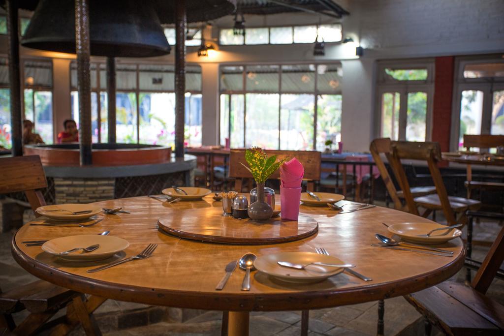 Chitwan Adventure Resort Sauraha Dış mekan fotoğraf