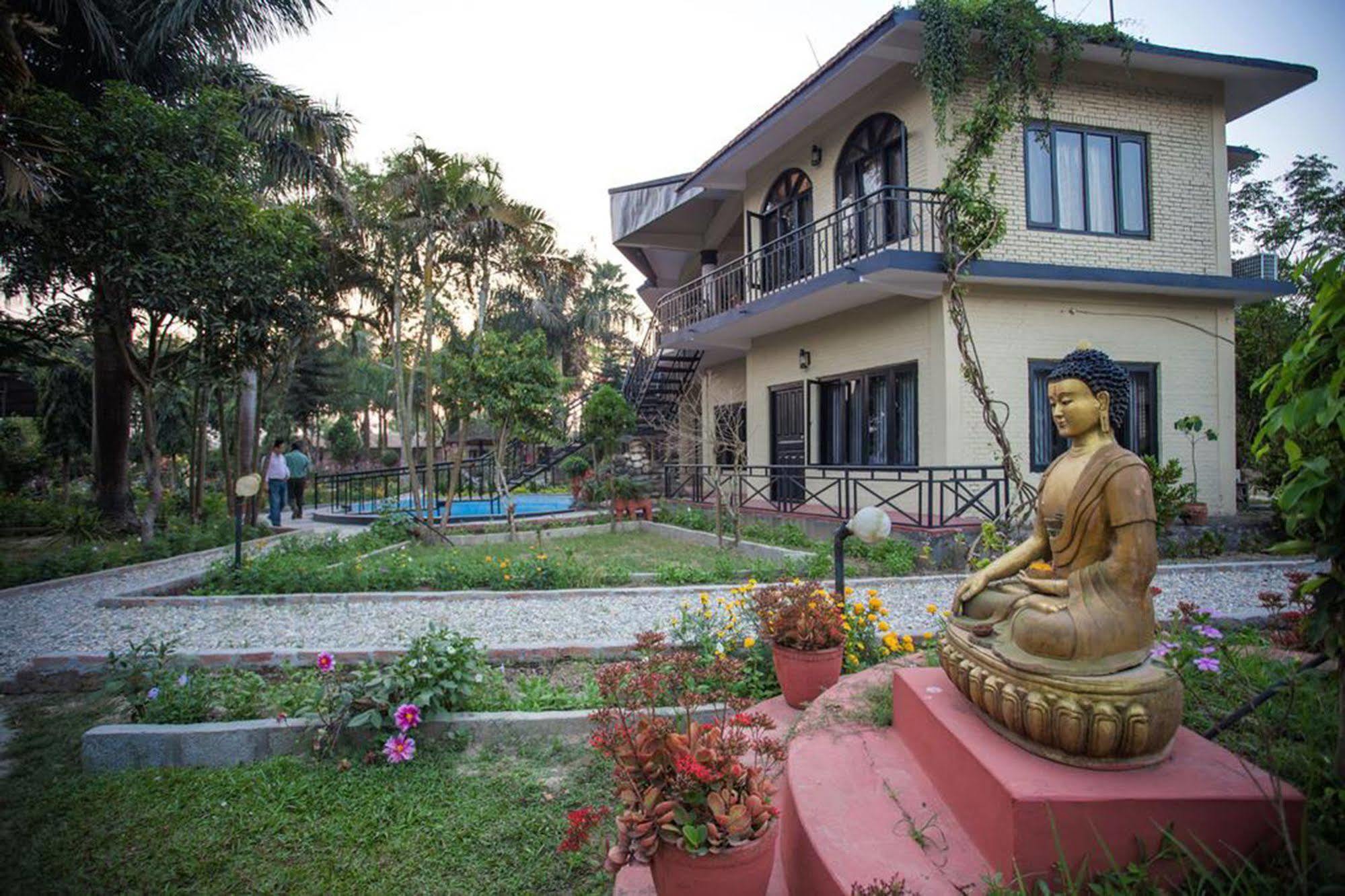 Chitwan Adventure Resort Sauraha Dış mekan fotoğraf
