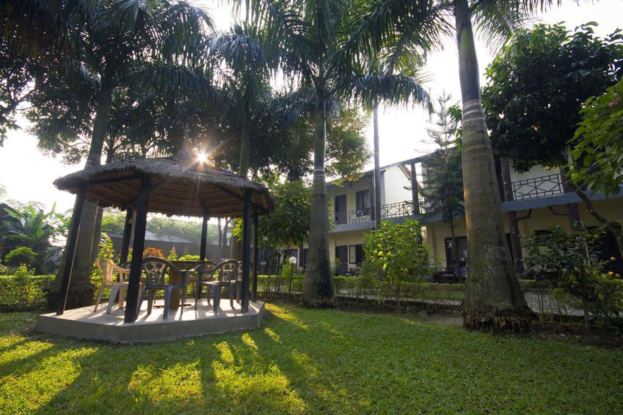 Chitwan Adventure Resort Sauraha Dış mekan fotoğraf