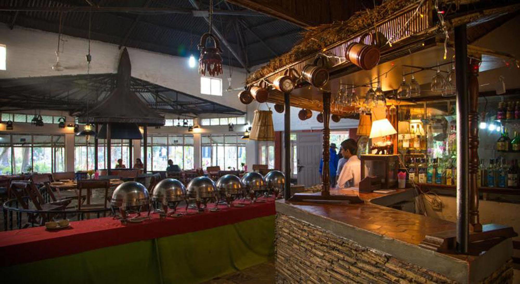 Chitwan Adventure Resort Sauraha Dış mekan fotoğraf
